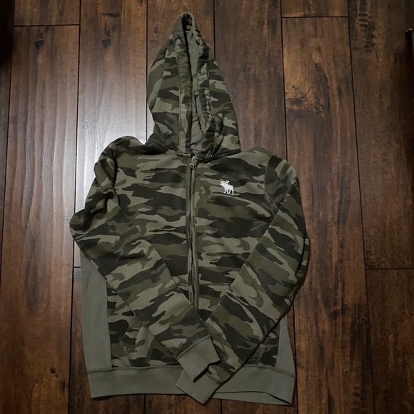 Abercrombie & Fitch Other - Abercrombie and Fitch camo hoodie zip up